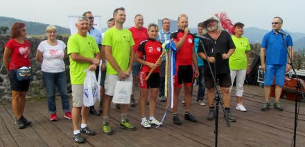 Ceremonia powitania rowerzystów na Pustym Hradzie